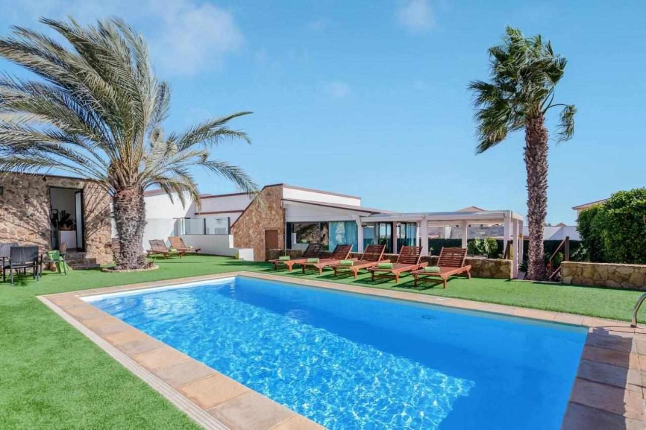 Villa Cobas Con Piscina Y Privada Triquivijate المظهر الخارجي الصورة